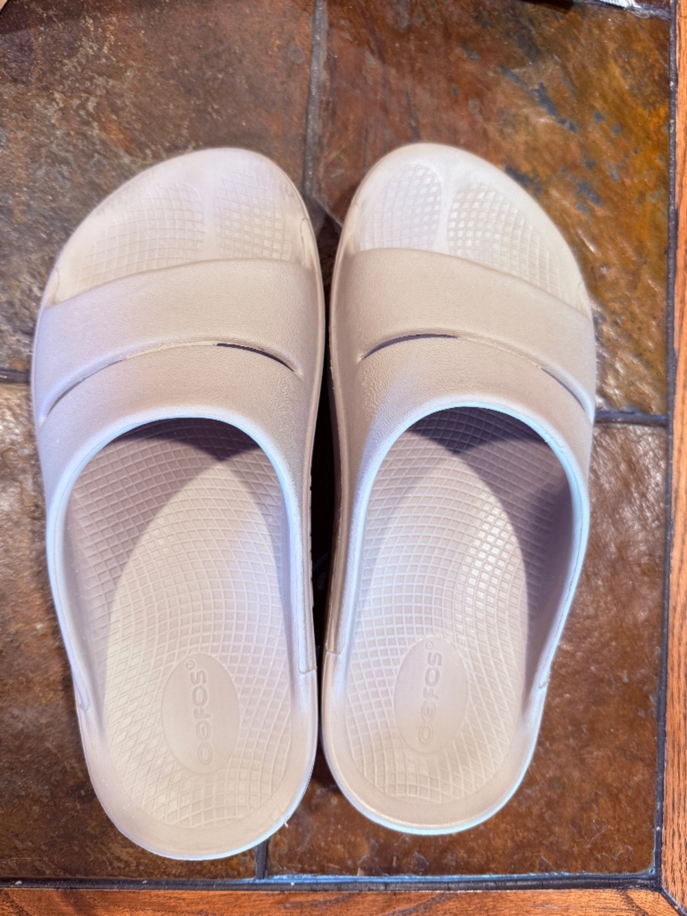 Oofos OoAHH Nomad Tan Comfort Recovery Slide Sandals Mens 8 Womens 10